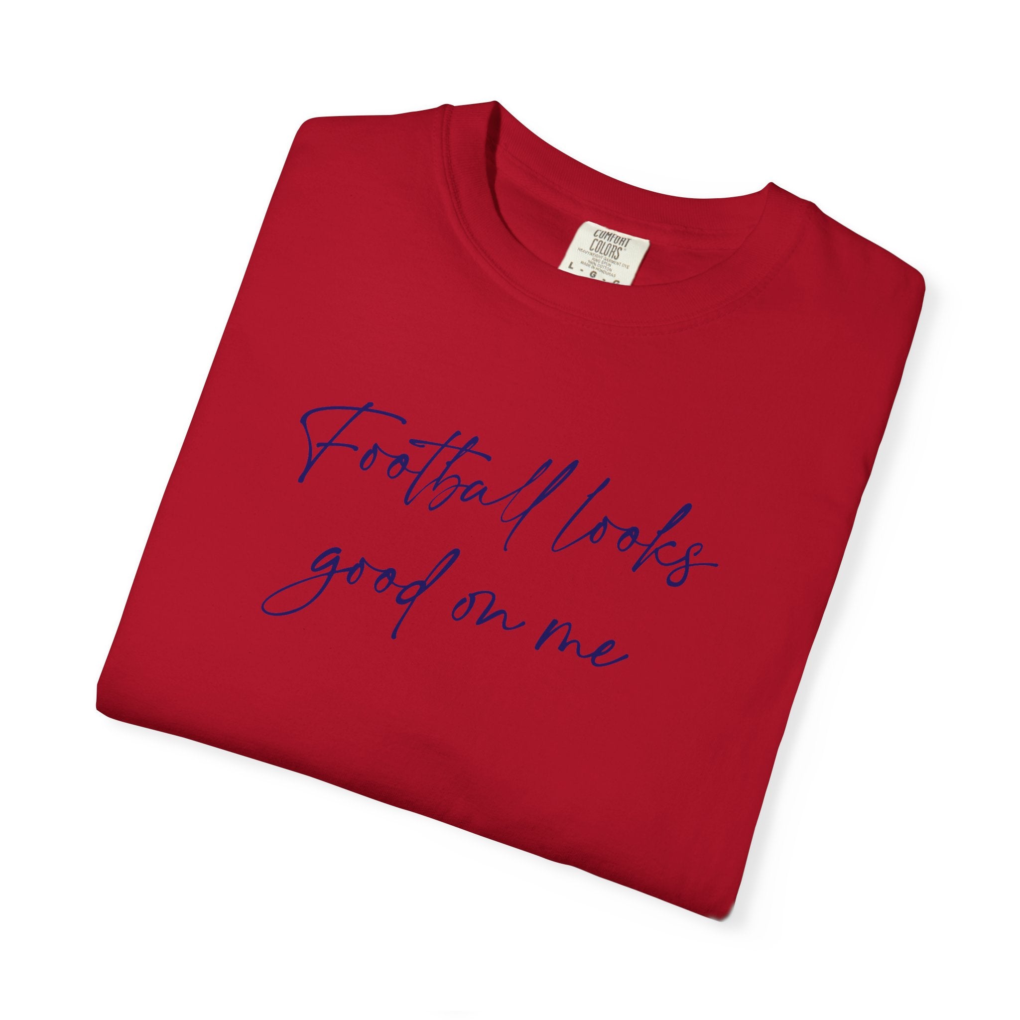 T‑Shirt “Football Looks Good On Me” Script Graphic Tee